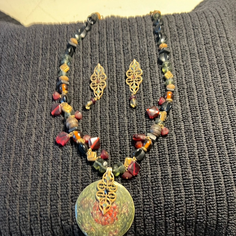 Chicos, green and brown, beautiful earrings, and necklace